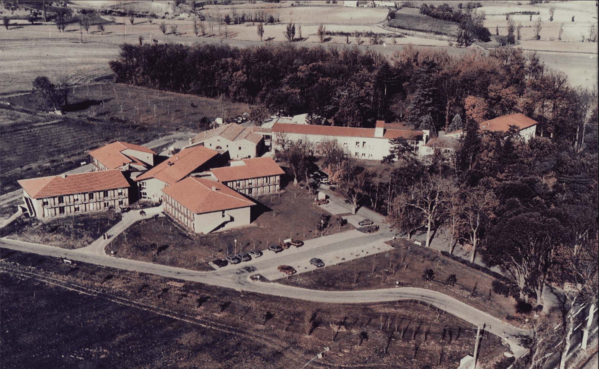 Vue aérienne de l'ouverture de la clinique Monié
